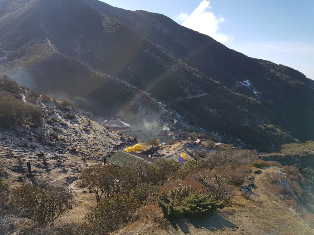 dzongri pass